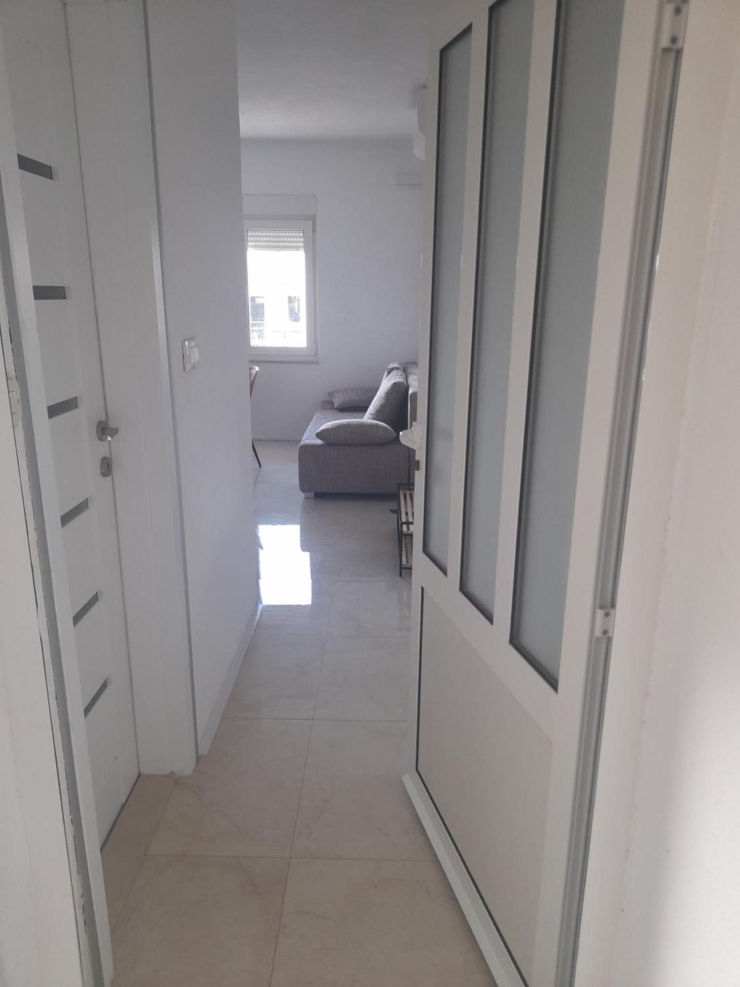 Apartments Malou Baska Voda Ruang foto